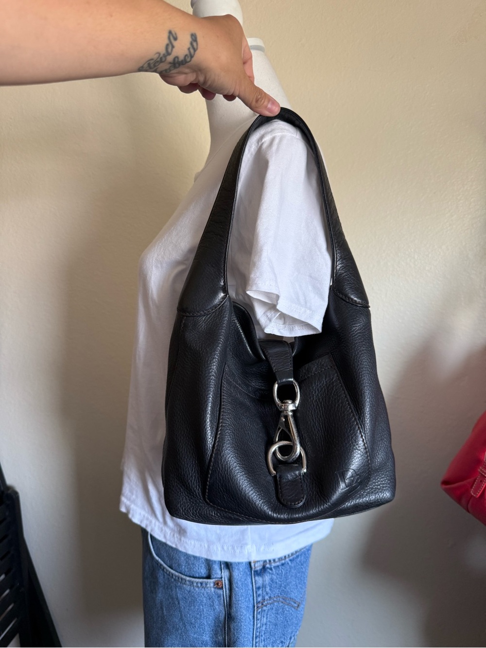 Dooney & Bourke black leather hobo tote style shoulder bag